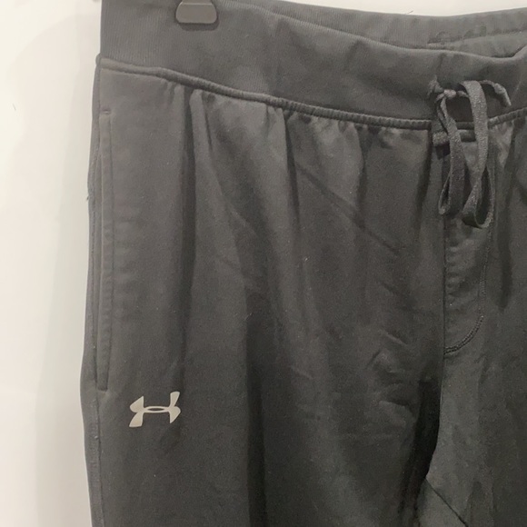 Gently worn black under Armour joggers. - Picture 2 of 5